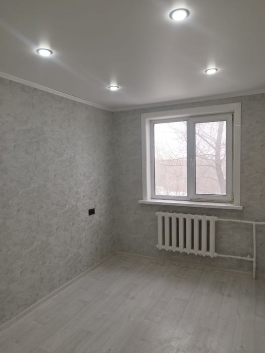 Продам 2 ух.комн кв в центре район Тайги