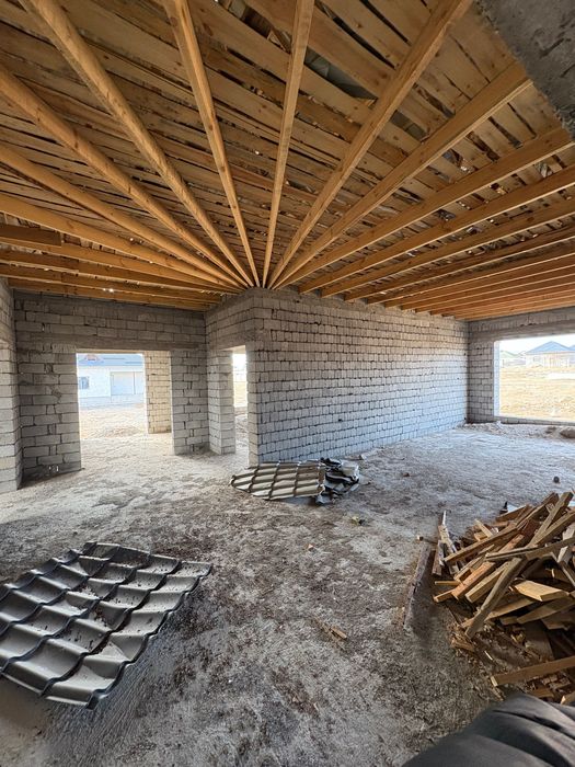 Продается недостроенный дом