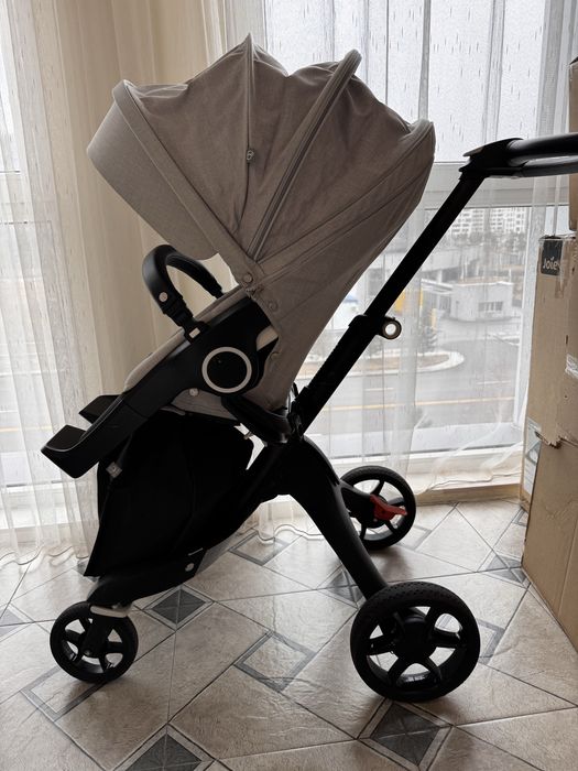 Продам детскую коляску от Stokke