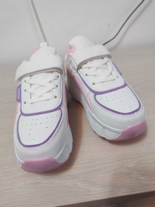 Adidași cu role fete