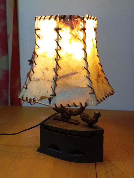 Нощна лампа ютия (ретро)