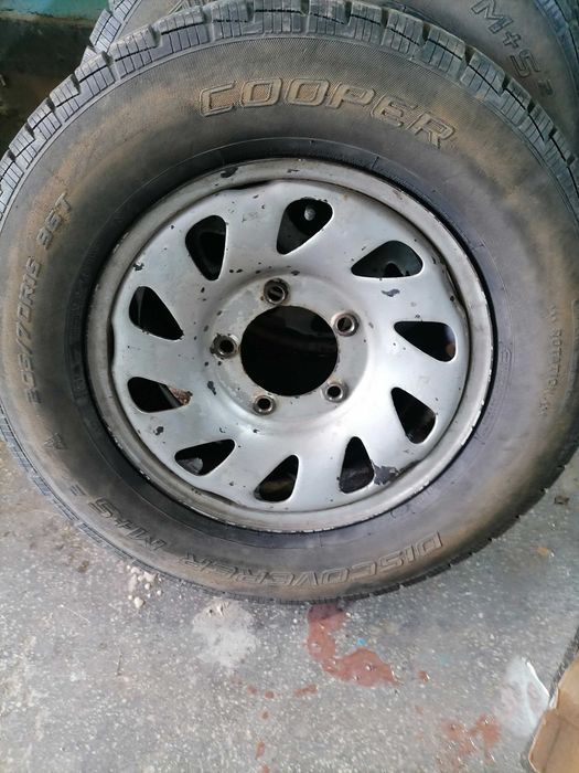 Гуми и джанти за витара 15ки
