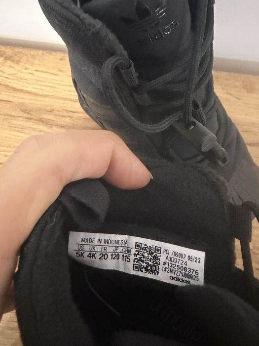 Детски зимни обувки Adidas номер 20