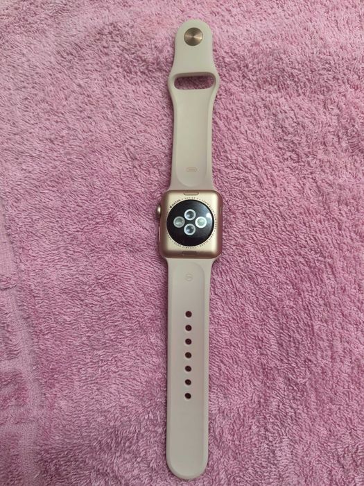 Продам Apple watch series 3