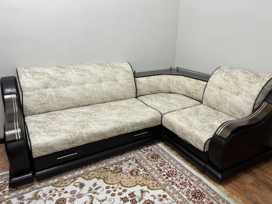 Продам диван в отличном состоянии