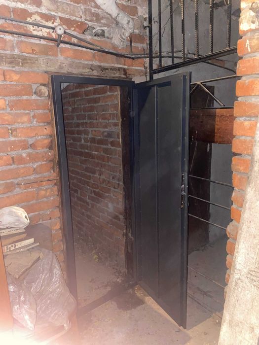 Дава се под наем Склад в София, Медицинска академия - 4 кв.м за 25.5 € - Снимка #1