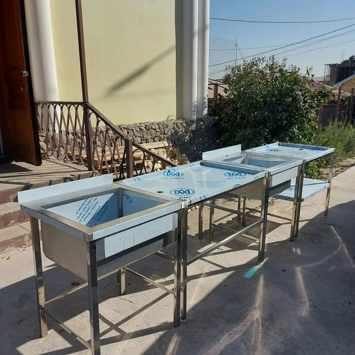 Kafa va restoranlar uchun moyka va stollar