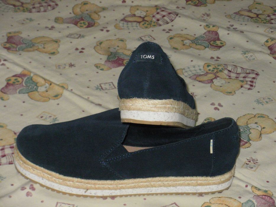 TOMS оригинални нови дамски 38
