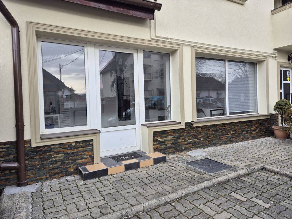 Inchiriez spatiu comercial