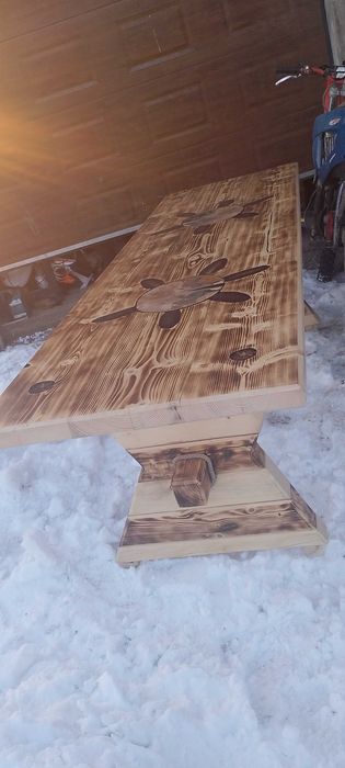 Masa de brad și rășină epoxidică