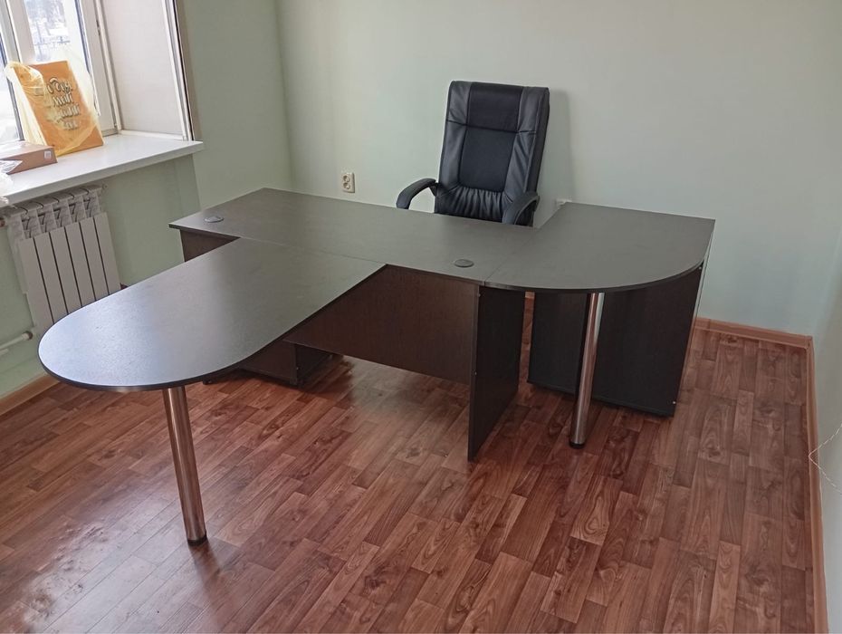 Стол офисный угловой