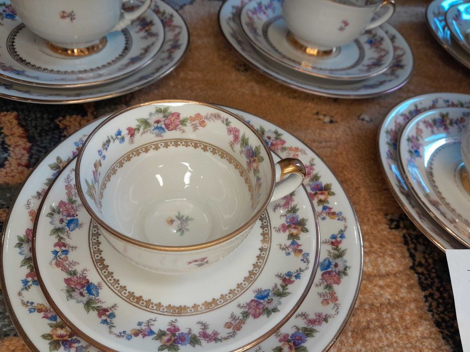 Порцеанов винтидж сервиз