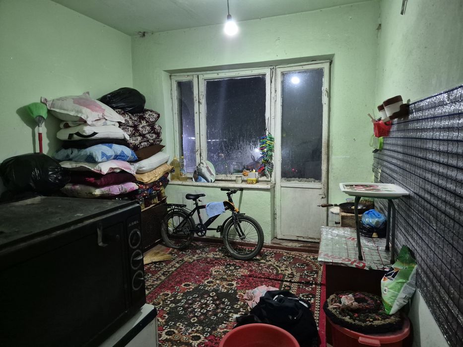 Sirdaryo shahar Shirin MFY da 4 xonali dom sotiladi