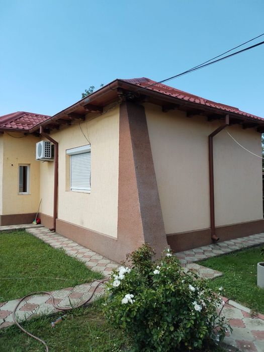Casă cu 4 camere în Comănești (Bacău)