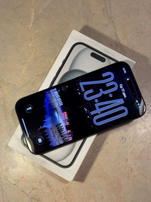 Продам Iphone 15