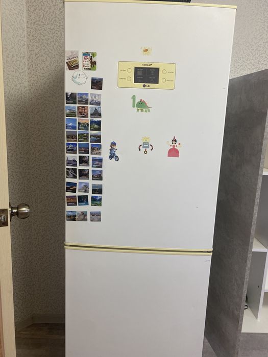Холодильник LG                                                       .