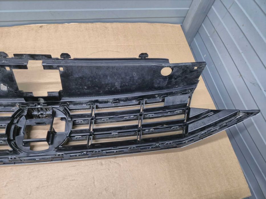 Grila radiator Vw Passat B8 An 2015 - 2019 Cod 3G0853651