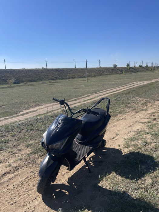 Продам скутер м8 про 150кубов