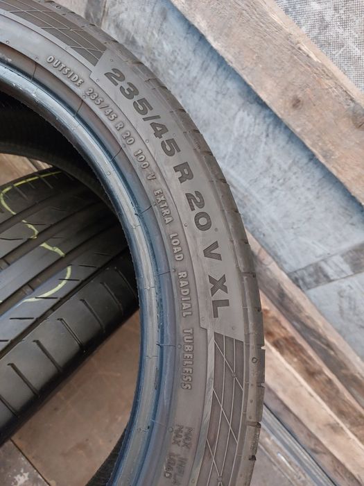 2 anvelope 235/45 R20 Continental