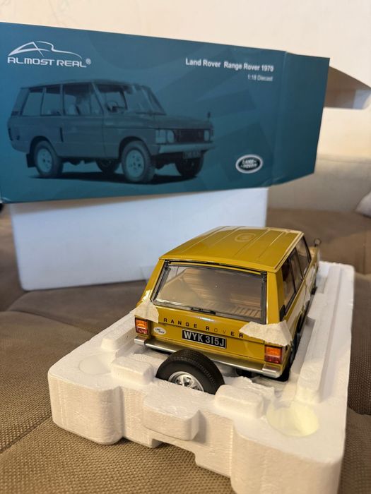 Macheta 1:18 Almost Real Diecast Land Rover 1970 Noua
