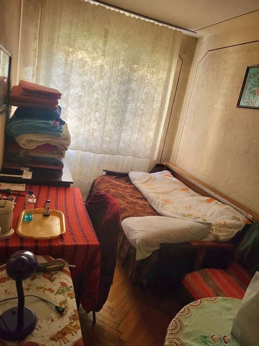 Apartament 3 camere  DECOMANDAT, etaj 1 – zona Aeroport