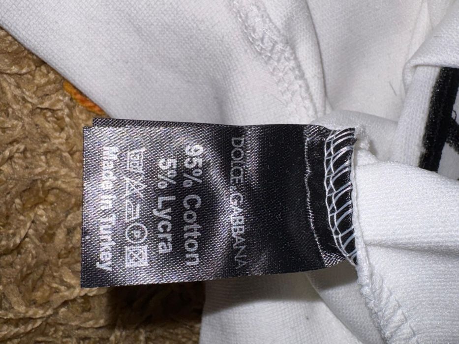 Dolce & Gabbana – Bluză albă premium, logo iconic, originală