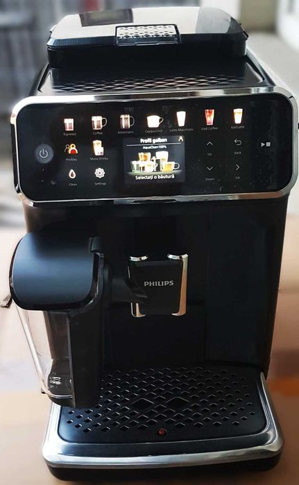 Espressor automat Philips LatteGo 5500 cu 20 tipuri cafele expresor