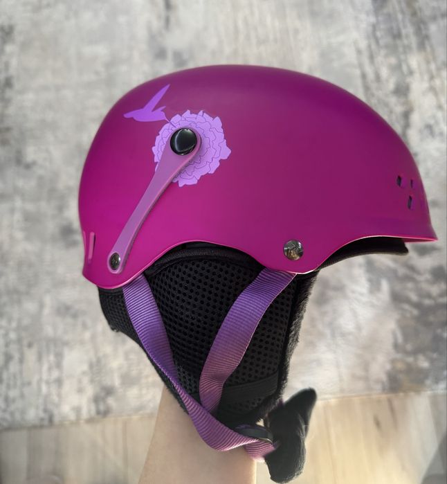 Шлем горнолыжный всесезонный на 5-8 лет