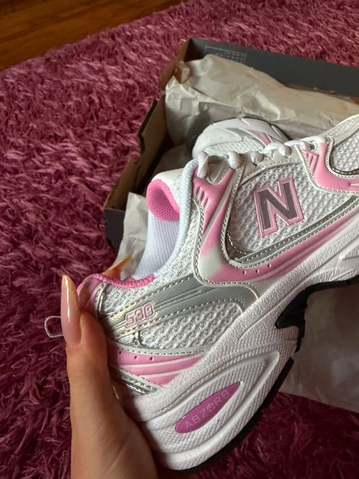 Adidasi new balance noi