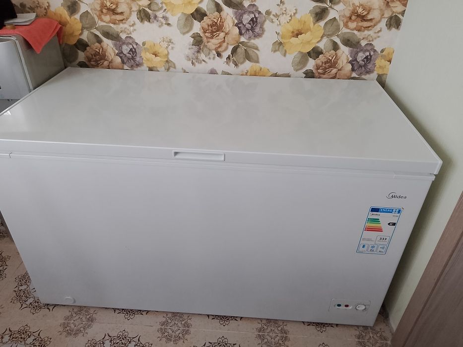 Морозильник в отличном состояний