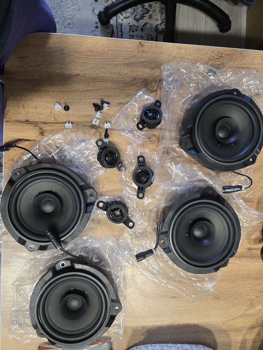 Динамики в машину