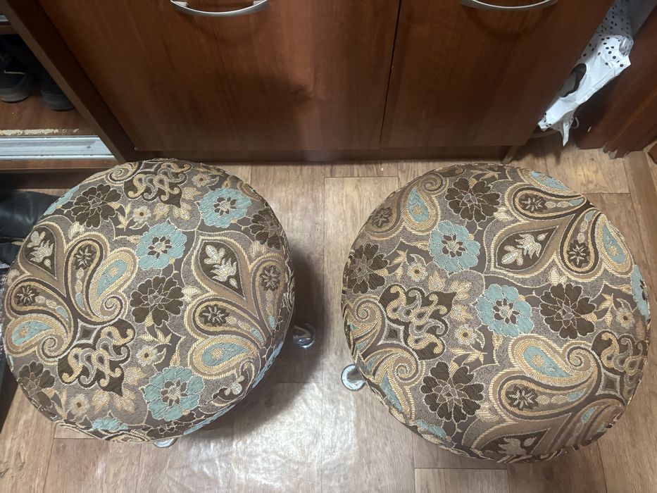 Продается пуфики