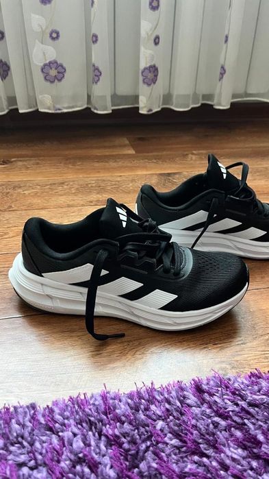 Кроссовки Адидас