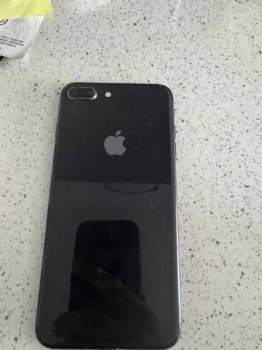 Продавам Iphone 8 plus 64GB