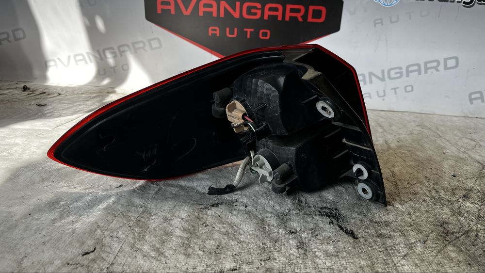 Suzuki Vitara 15- десен стоп