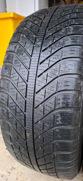 Vand 2 anvelope all-season Goodyear Vector 4Seasons 205/50R17 89V M+S