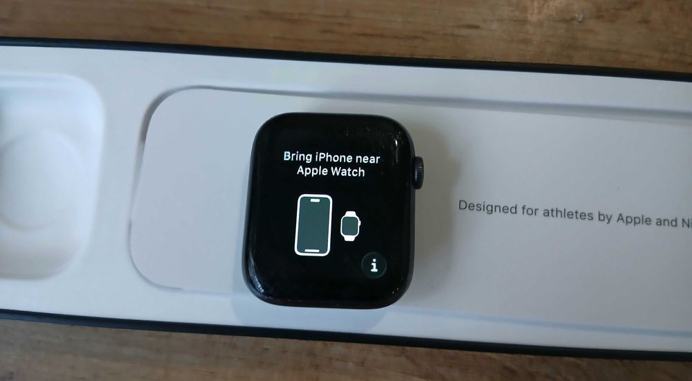 Apple Watch SE 6 Nike Edition