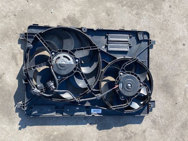 Ventilator Volvo XC60 XC70 S60 V70 2015 31338823