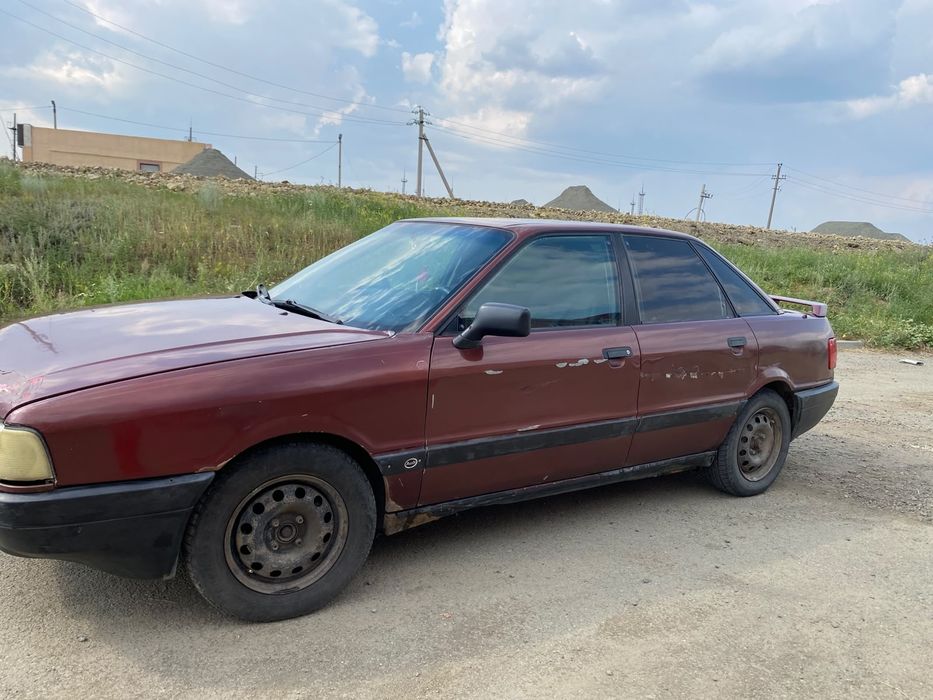 Машина Ауди 80 б3