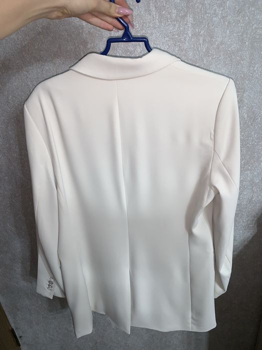 Молочный пиджак H&M