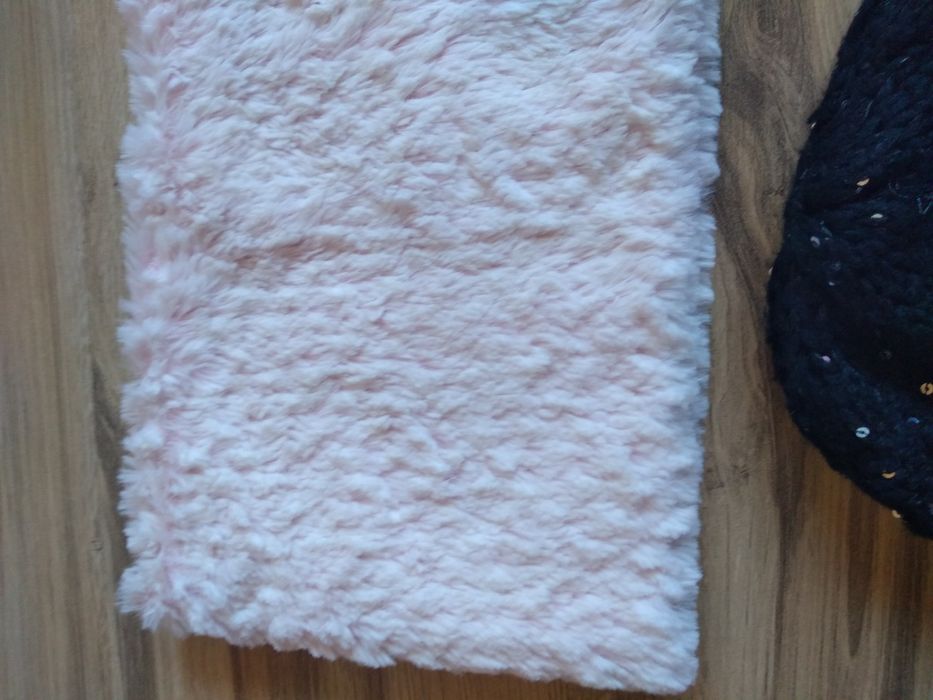 Лот от зимни шапки