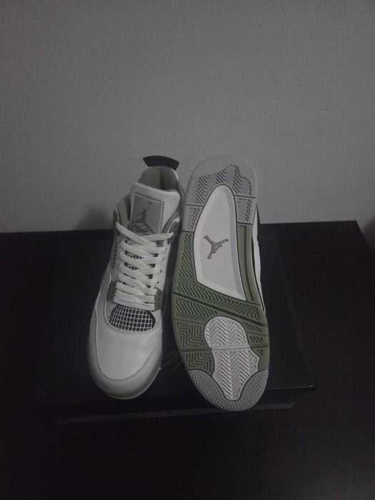 Air Jordan 4 Seafoam