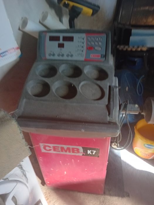 De vânzare mașină de echilibrat