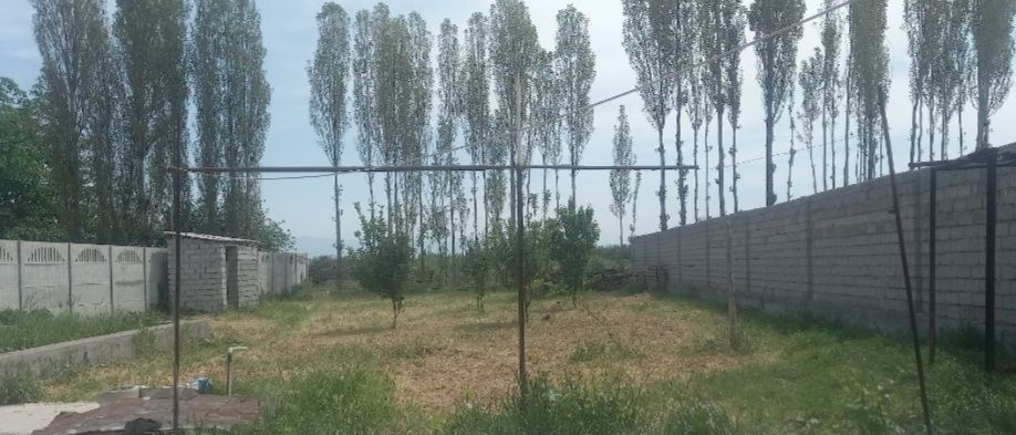 HOVLI SOTILADI 1sotixi 10500 $