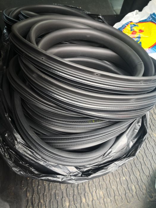 Chedere uși spate Duster 2018-2024 noi, originale