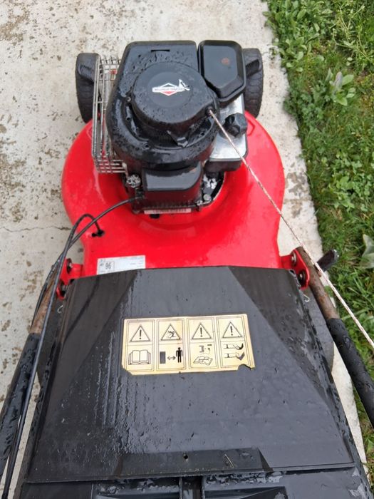 Vând mașină de tuns iarba pe benzină Impos 4620 S.