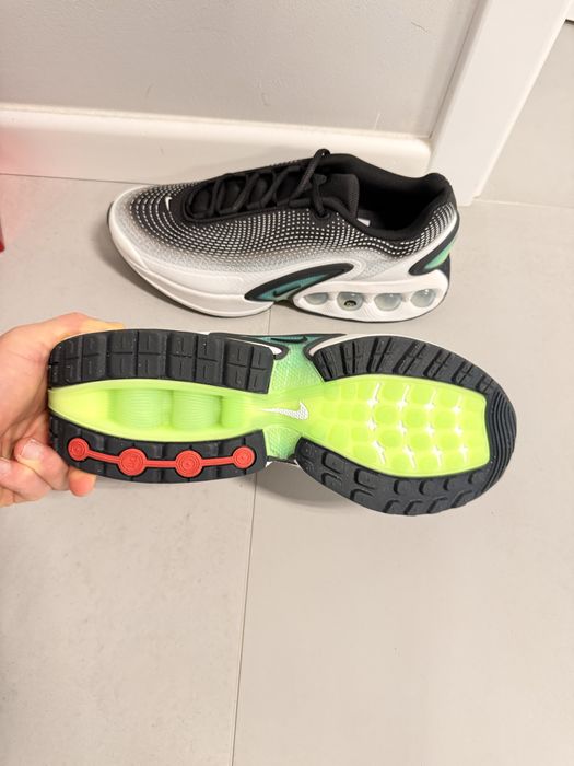 Nike Air Max DN SE Black Light Bone