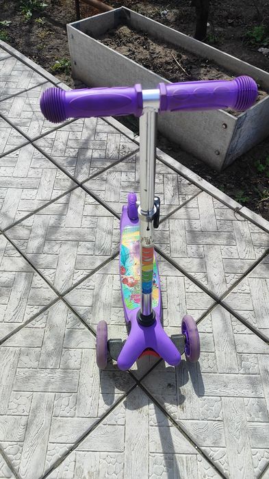 Продам самокат детский