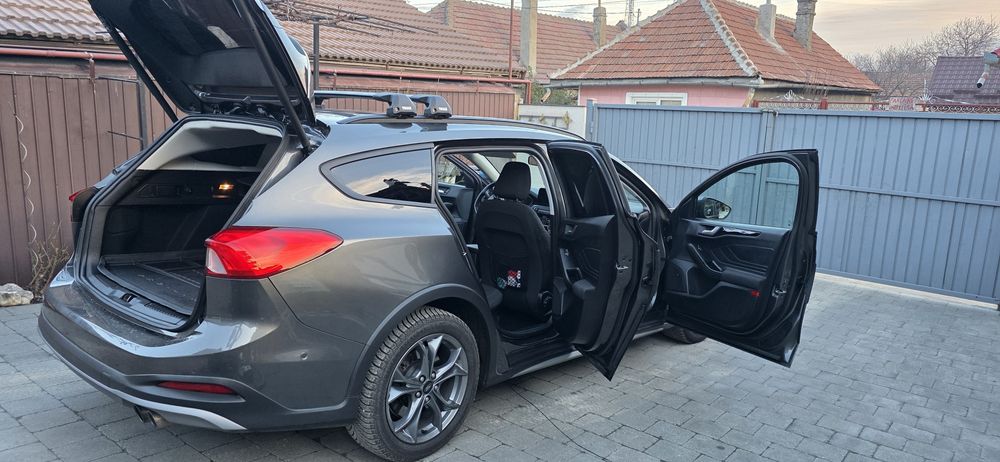 Ford focus activ