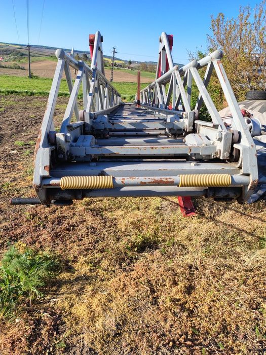 Scara plianta pentru lucrări la inaltime